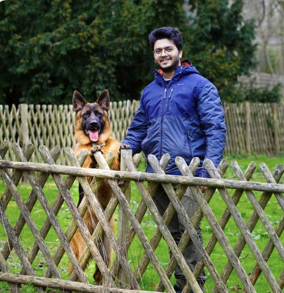 Ashutosh-Éducateur Comportementaliste Canin